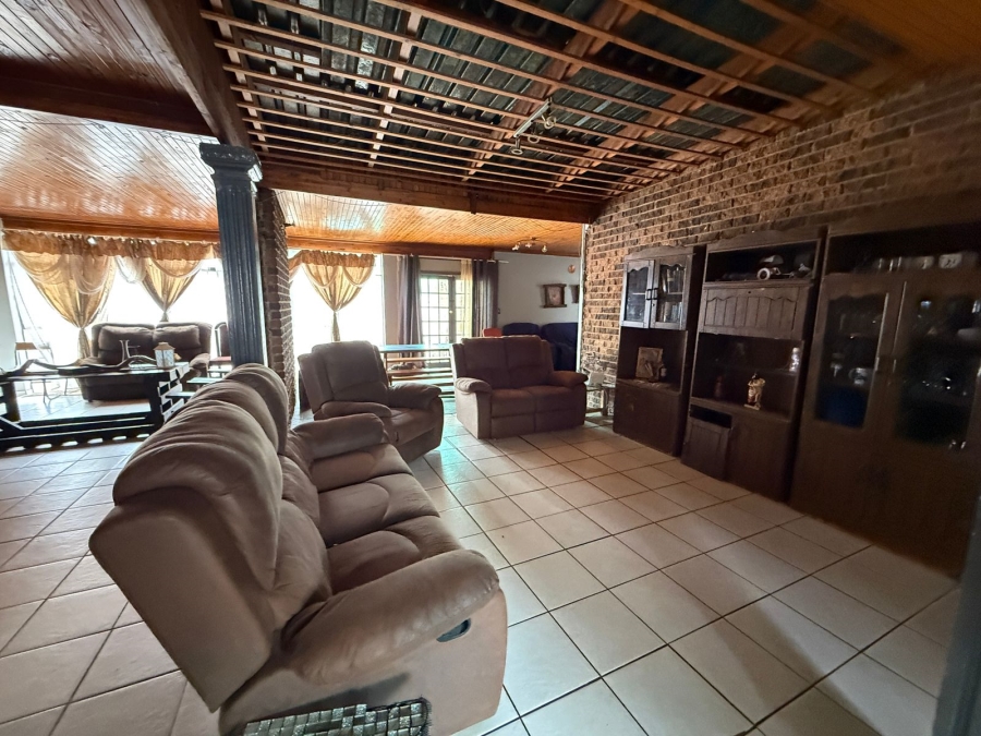 5 Bedroom Property for Sale in Trim Park Limpopo