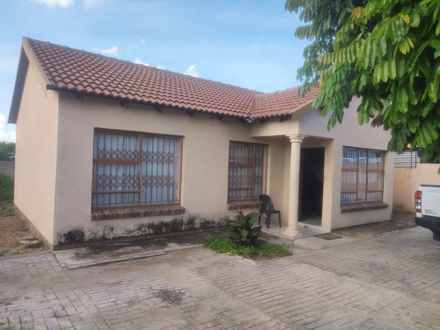 3 Bedroom Property for Sale in Mahlasedi Park Limpopo
