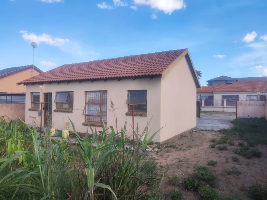 3 Bedroom Property for Sale in Mahlasedi Park Limpopo