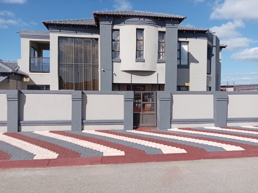 4 Bedroom Property for Sale in Mahlako-A-Phahla Gardens Limpopo