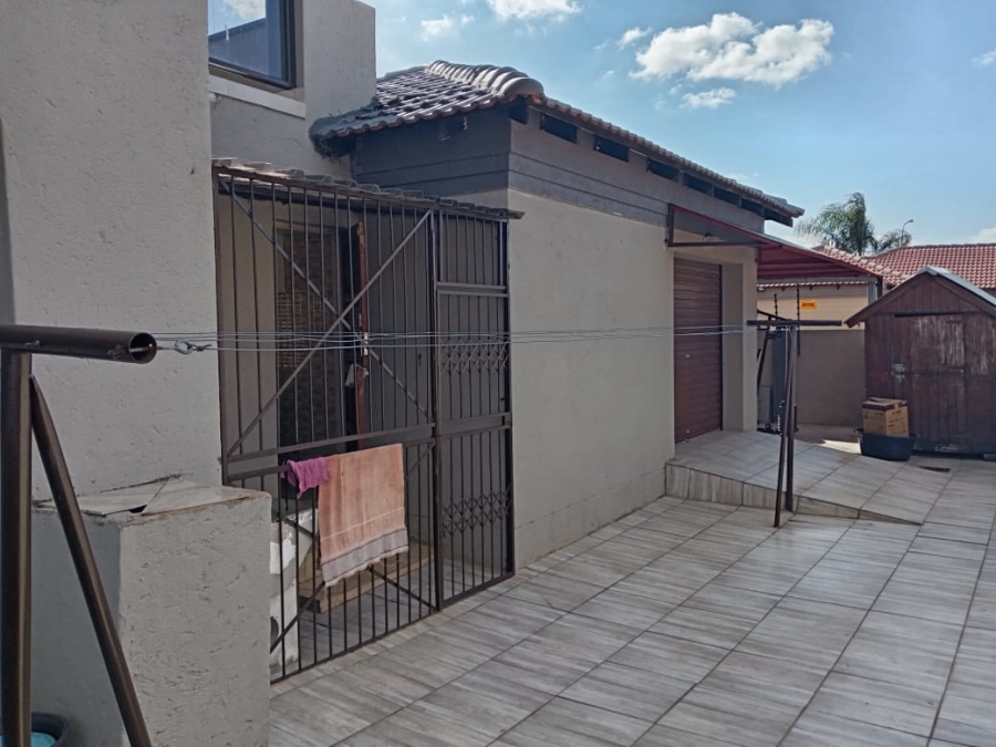 4 Bedroom Property for Sale in Mahlako-A-Phahla Gardens Limpopo