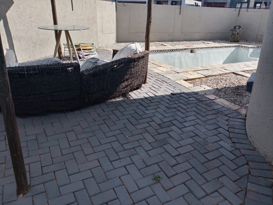 4 Bedroom Property for Sale in Mahlako-A-Phahla Gardens Limpopo