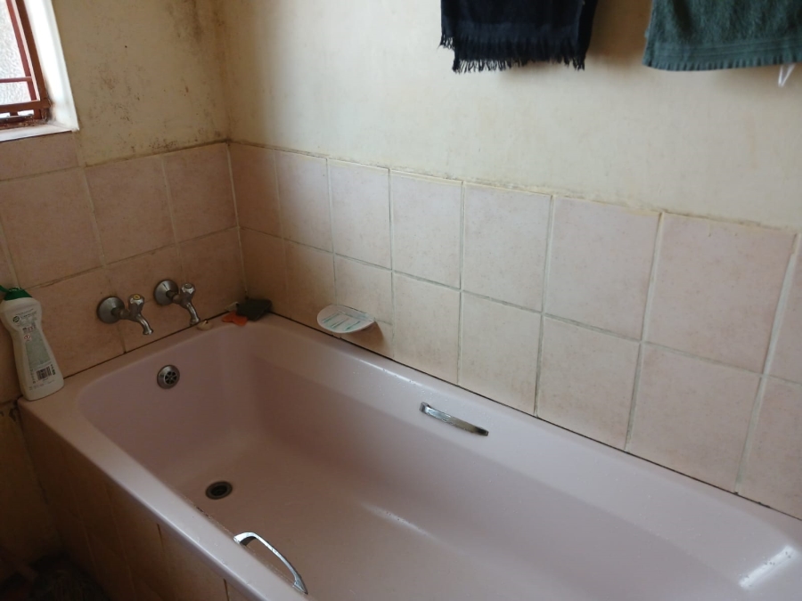 5 Bedroom Property for Sale in Ivy Park Limpopo