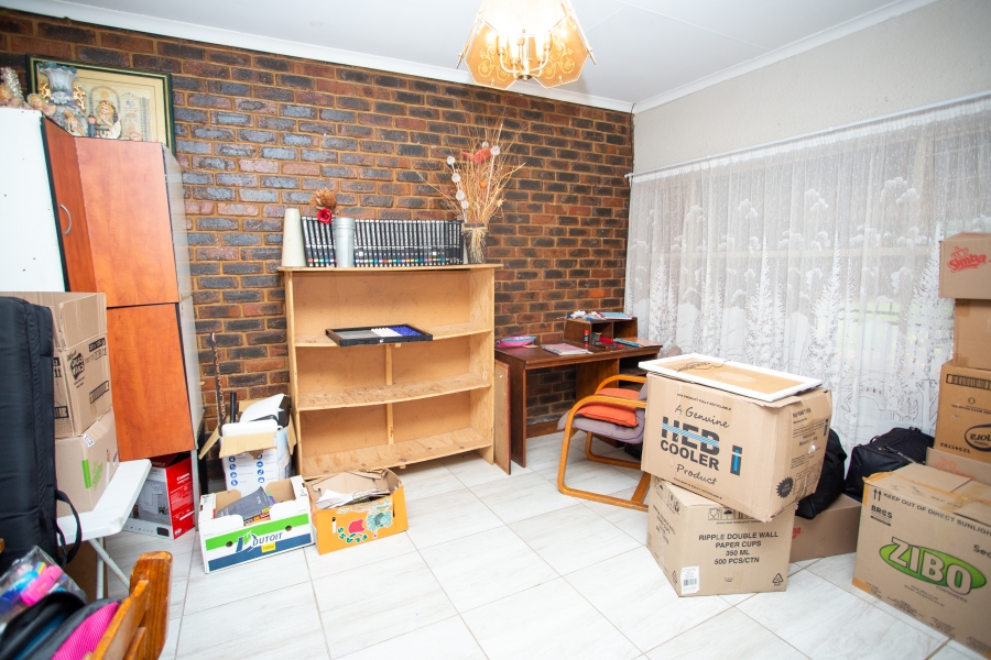 4 Bedroom Property for Sale in Chroompark Limpopo