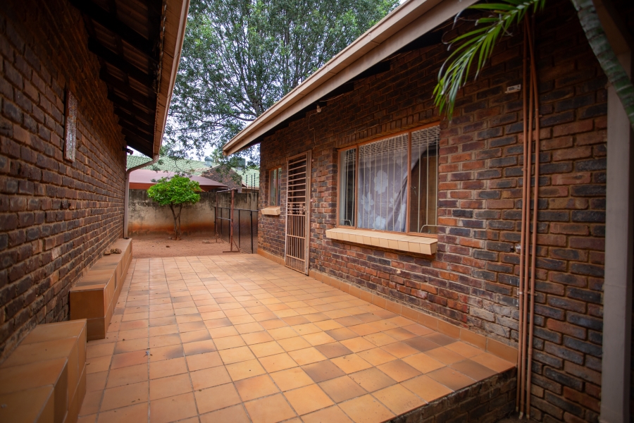 4 Bedroom Property for Sale in Chroompark Limpopo