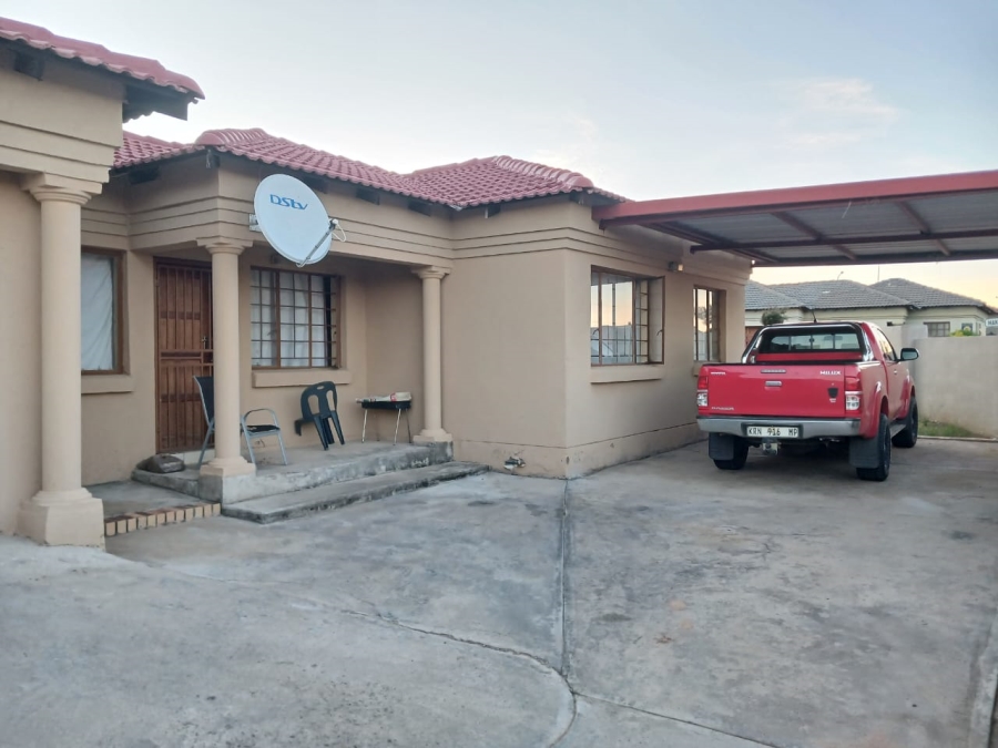 3 Bedroom Property for Sale in Rethabile Gardens Limpopo