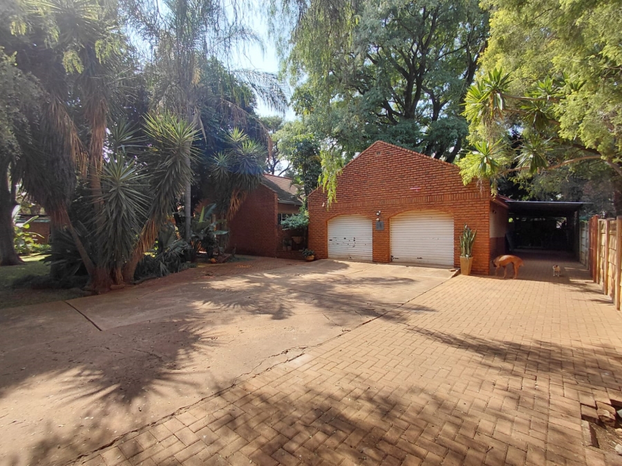 4 Bedroom Property for Sale in Chroompark Limpopo