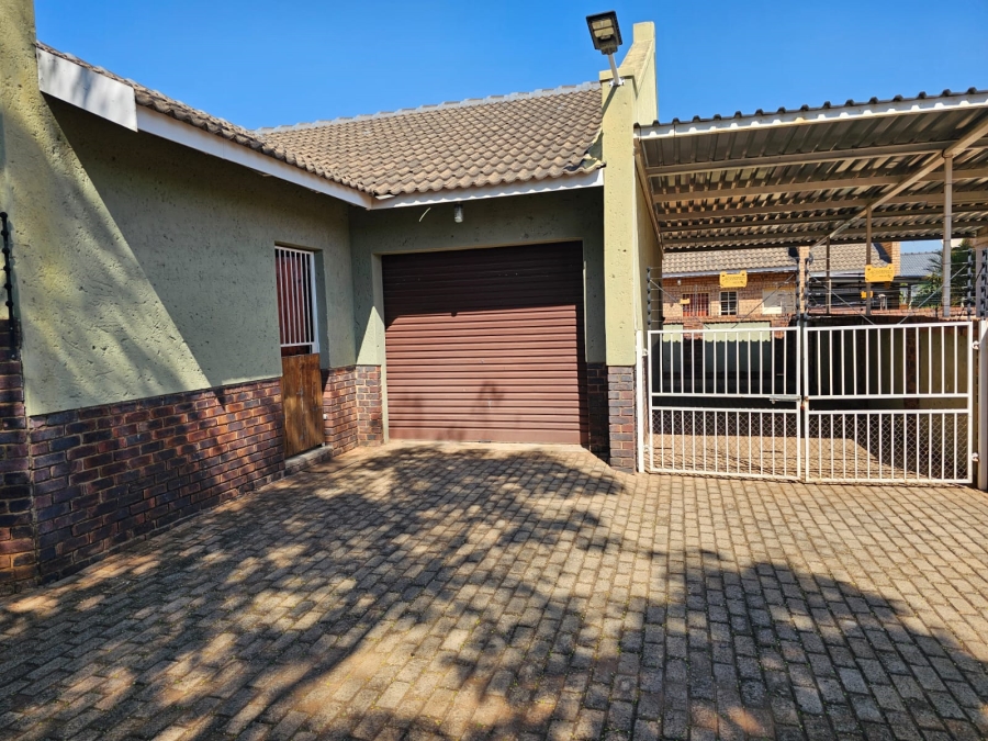 To Let 3 Bedroom Property for Rent in Chroompark Limpopo