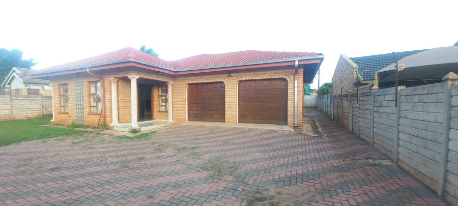 5 Bedroom Property for Sale in Flora Park Limpopo