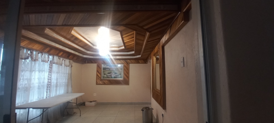 5 Bedroom Property for Sale in Flora Park Limpopo