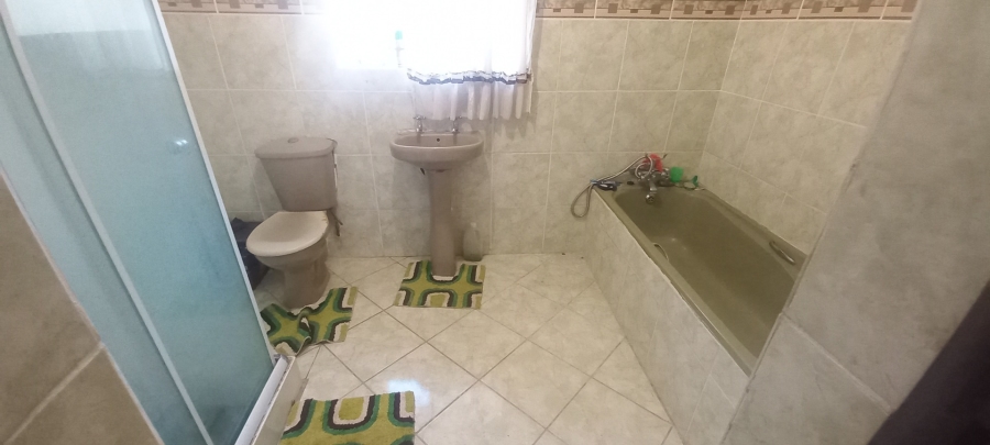 5 Bedroom Property for Sale in Flora Park Limpopo