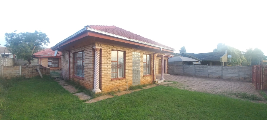 5 Bedroom Property for Sale in Flora Park Limpopo