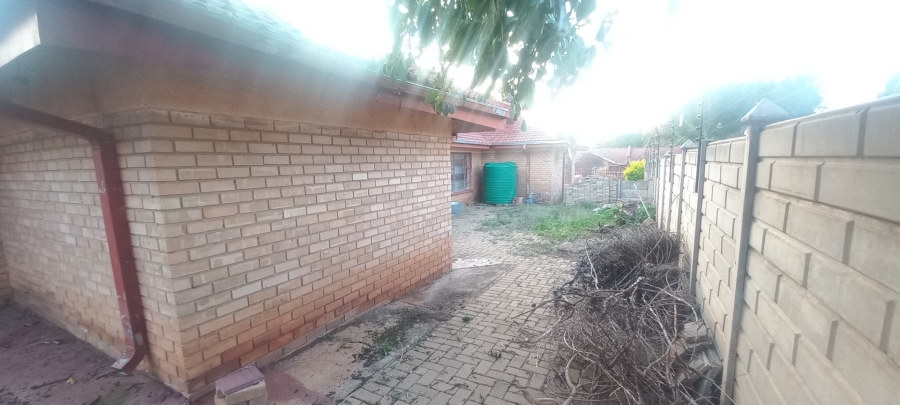 5 Bedroom Property for Sale in Flora Park Limpopo