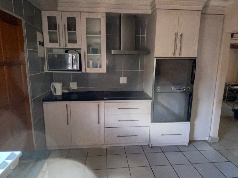 5 Bedroom Property for Sale in Flora Park Limpopo