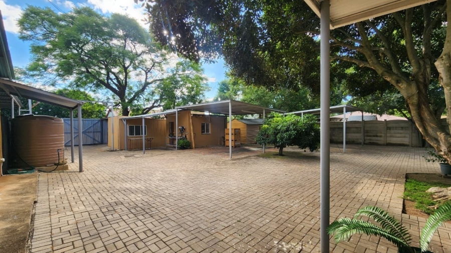 3 Bedroom Property for Sale in Hospitaalpark Limpopo