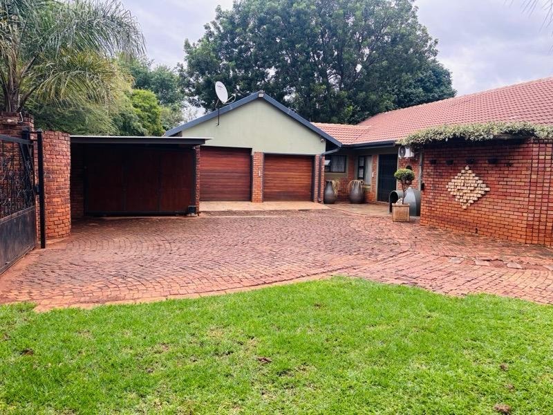 4 Bedroom Property for Sale in Chroompark Limpopo