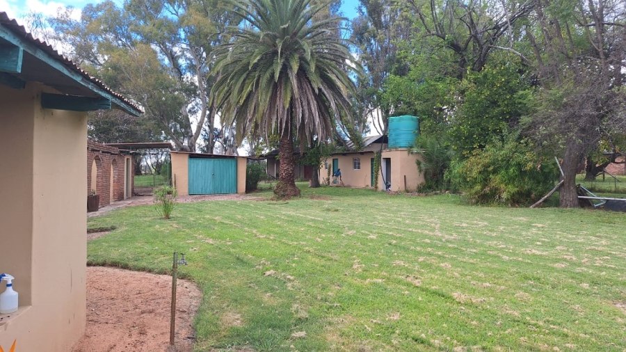 6 Bedroom Property for Sale in Modimolle Limpopo