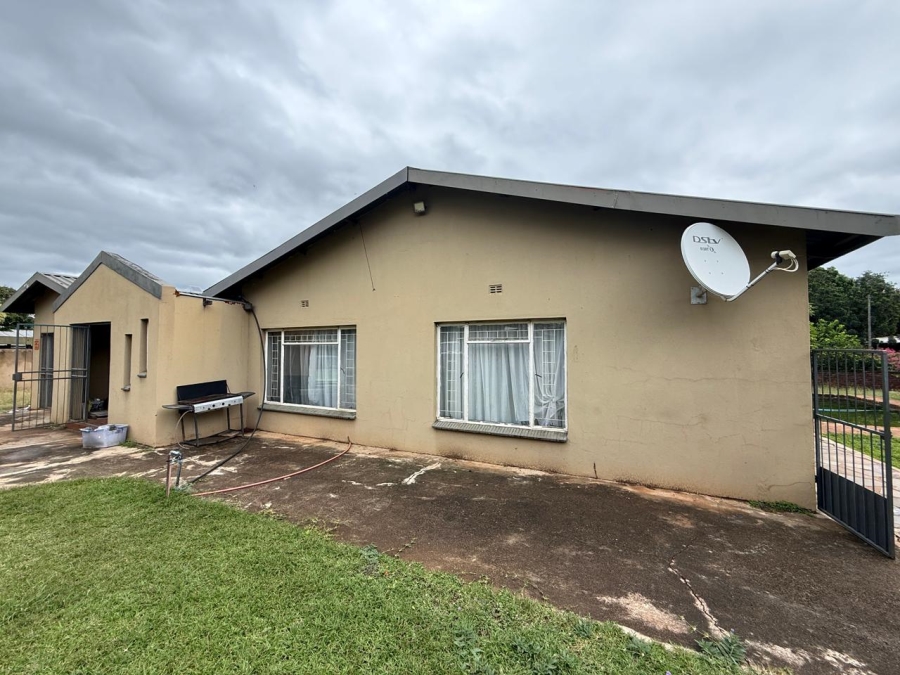 4 Bedroom Property for Sale in Kameeldoringpark Limpopo