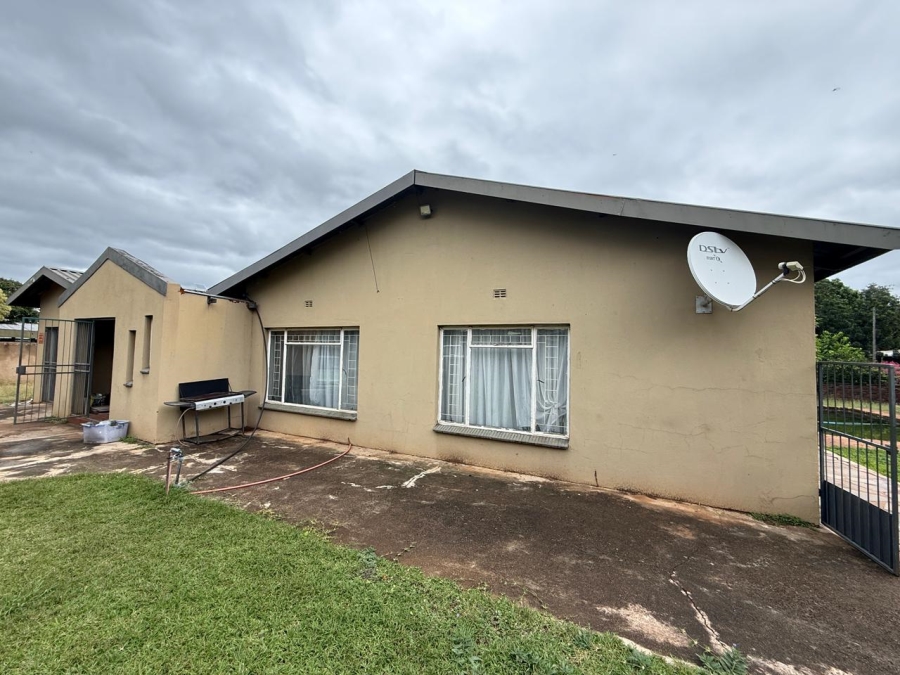 4 Bedroom Property for Sale in Kameeldoringpark Limpopo
