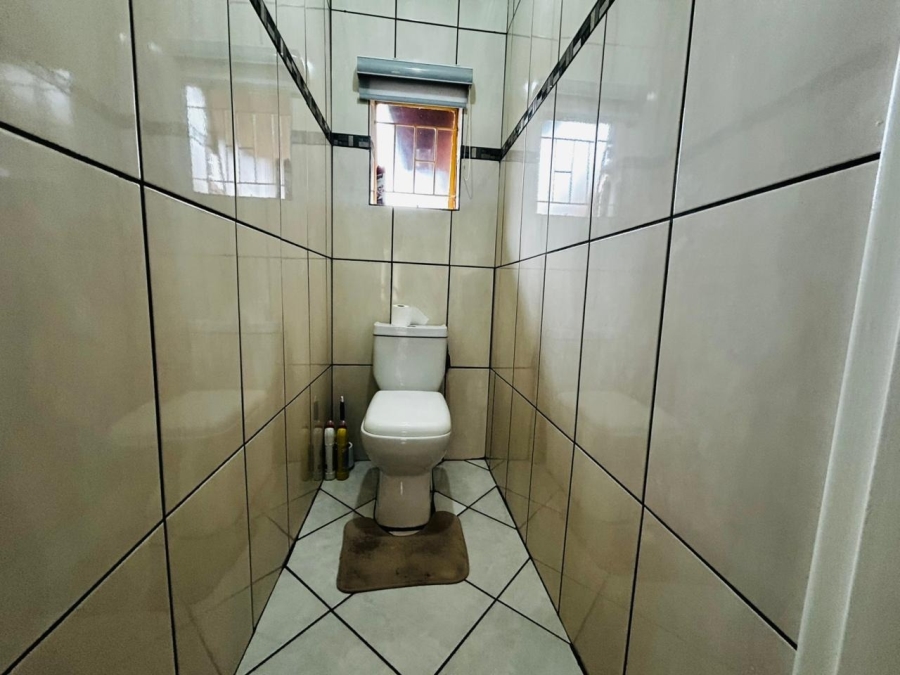 3 Bedroom Property for Sale in Akasia Limpopo