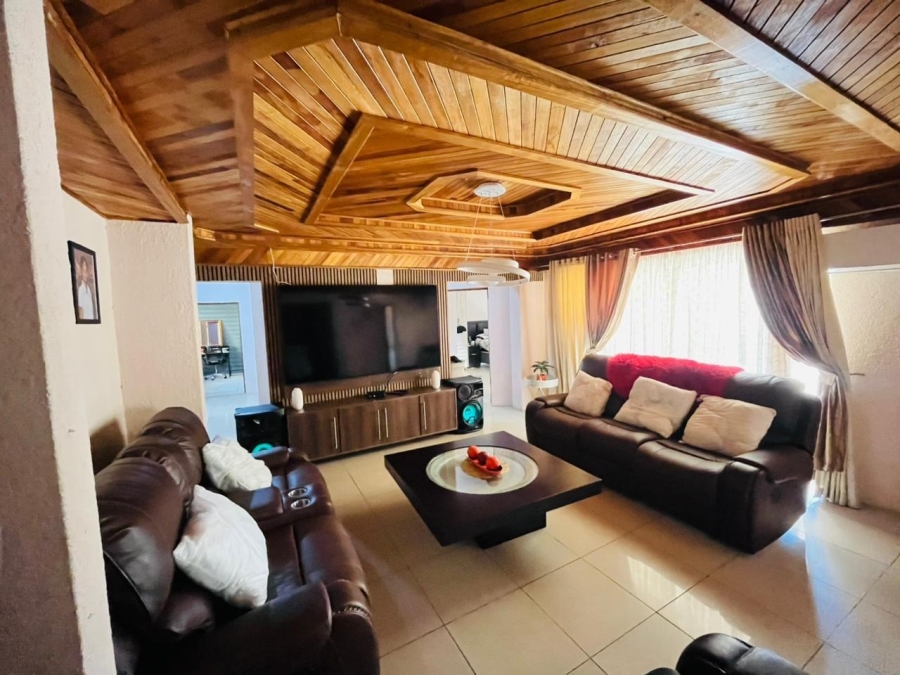 5 Bedroom Property for Sale in Phalaborwa Rural Limpopo