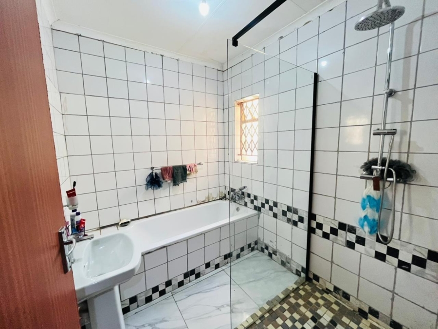 5 Bedroom Property for Sale in Phalaborwa Rural Limpopo