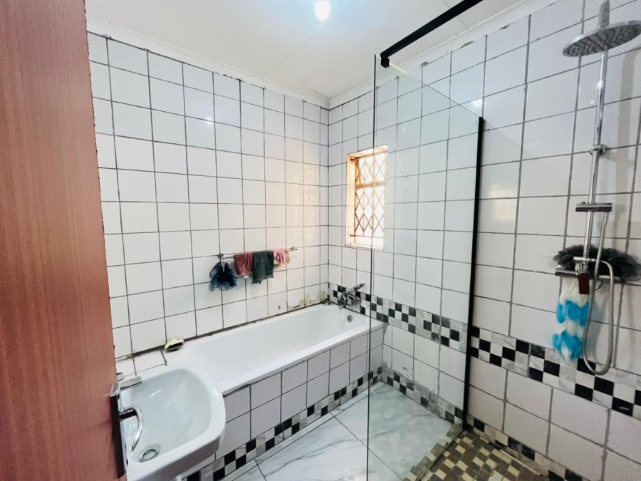 5 Bedroom Property for Sale in Phalaborwa Rural Limpopo