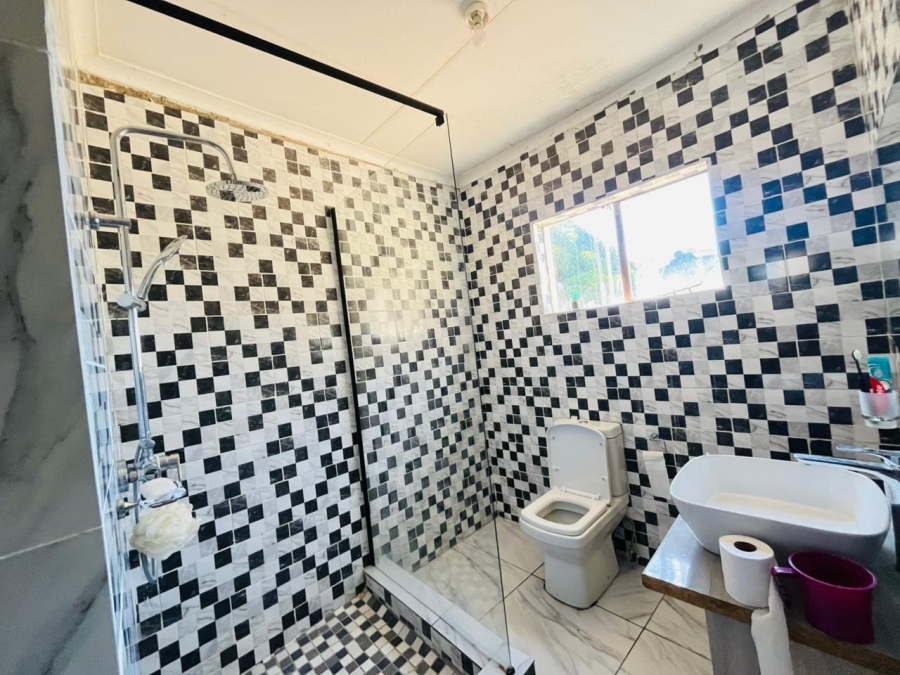 5 Bedroom Property for Sale in Phalaborwa Rural Limpopo