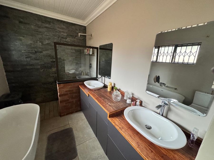 4 Bedroom Property for Sale in Kameeldoringpark Limpopo