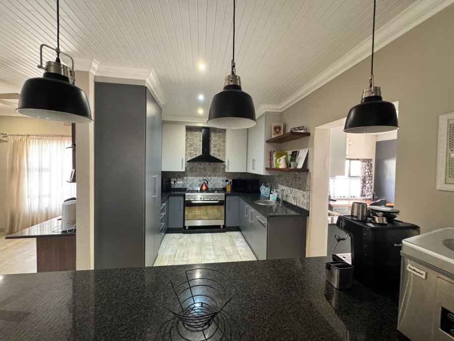 4 Bedroom Property for Sale in Kameeldoringpark Limpopo