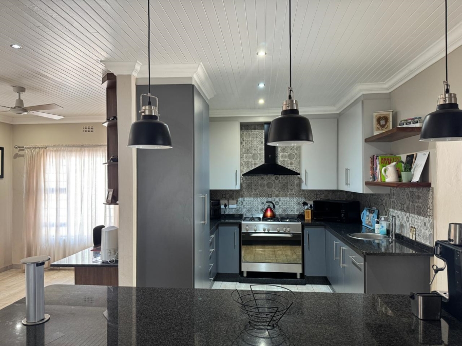 4 Bedroom Property for Sale in Kameeldoringpark Limpopo