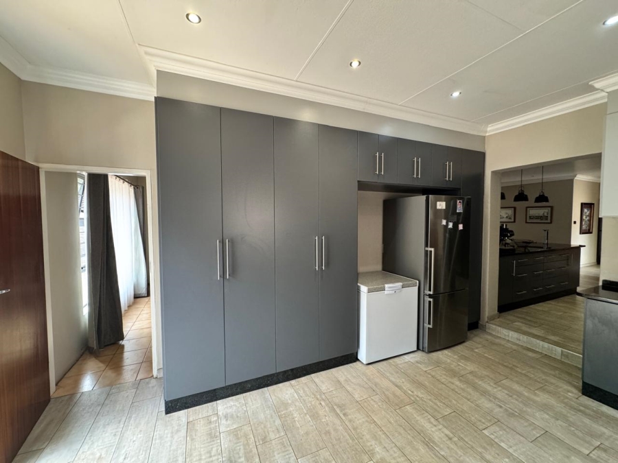 4 Bedroom Property for Sale in Kameeldoringpark Limpopo