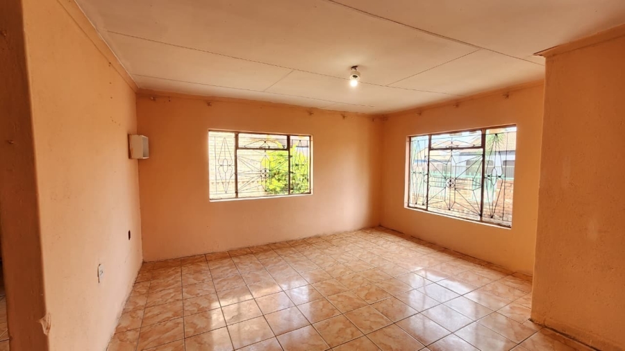 3 Bedroom Property for Sale in Madiba Park Limpopo