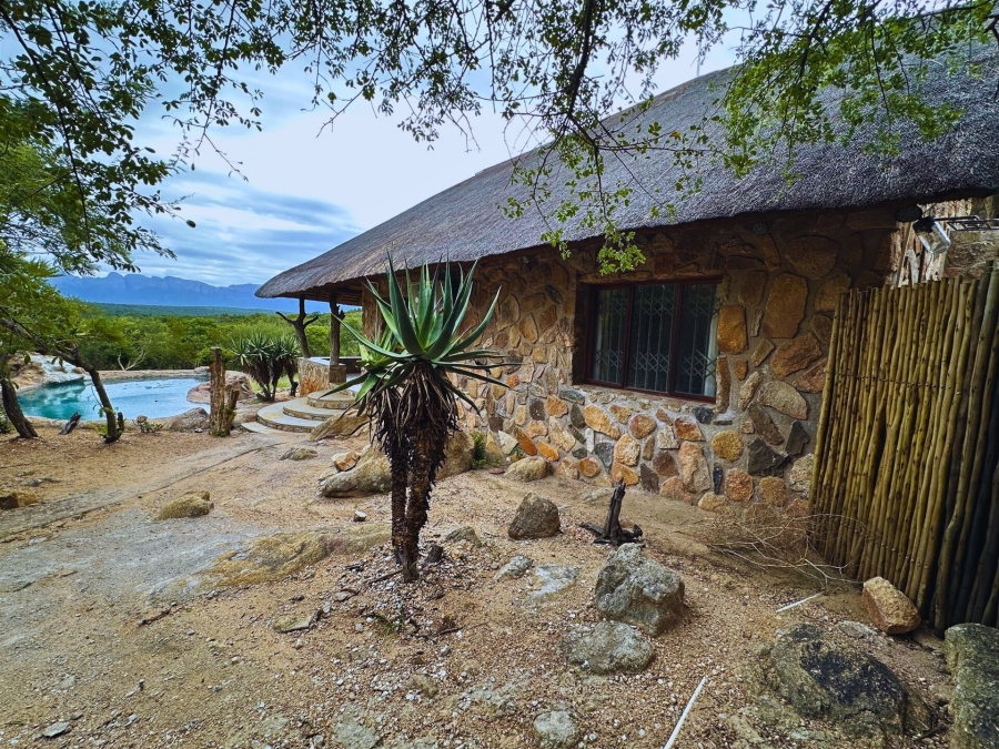 2 Bedroom Property for Sale in Lissataba Private Nature Reserve Limpopo