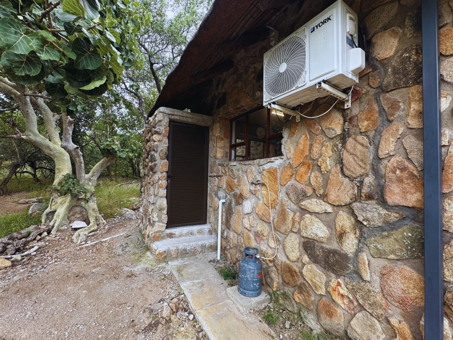 2 Bedroom Property for Sale in Lissataba Private Nature Reserve Limpopo