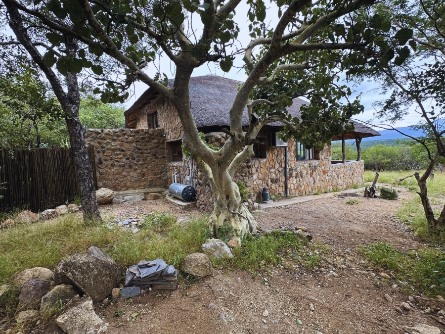 2 Bedroom Property for Sale in Lissataba Private Nature Reserve Limpopo