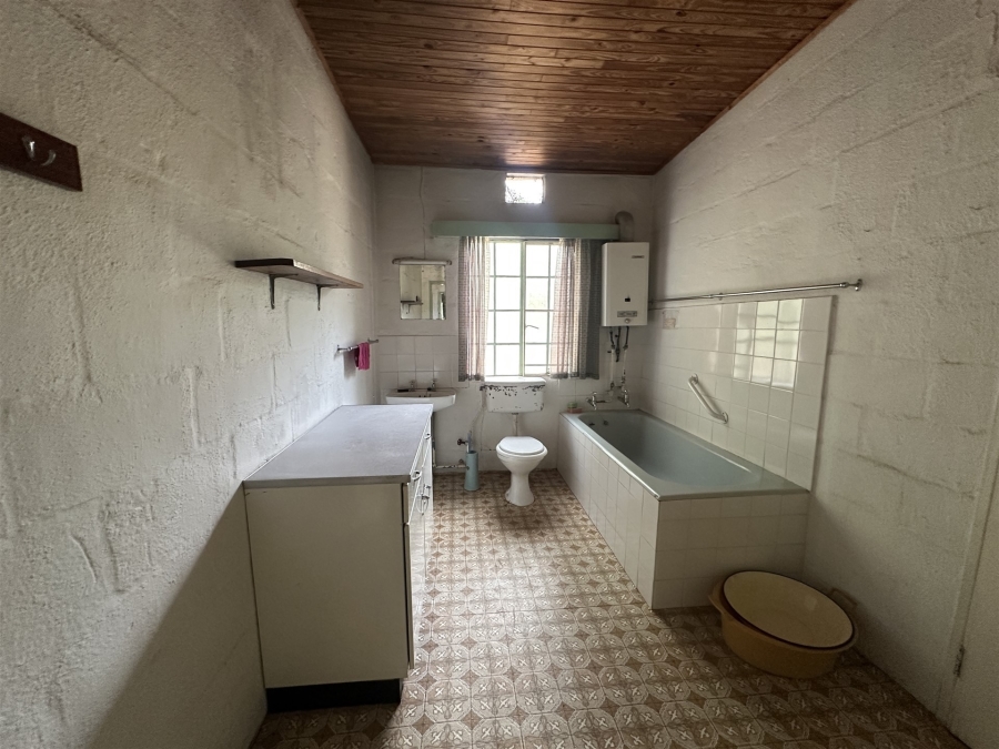 5 Bedroom Property for Sale in Hoedspruit Rural Limpopo