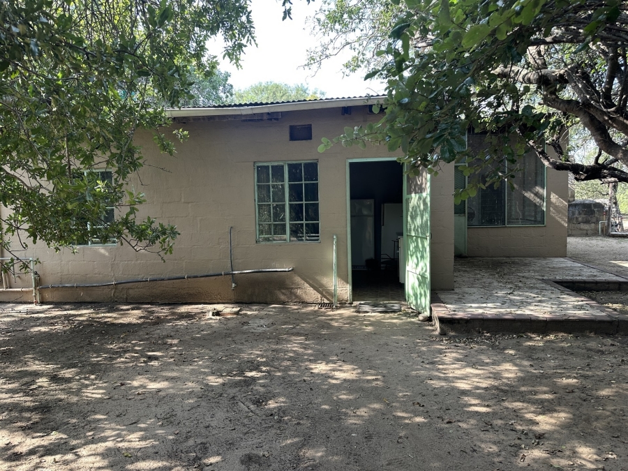 5 Bedroom Property for Sale in Hoedspruit Rural Limpopo