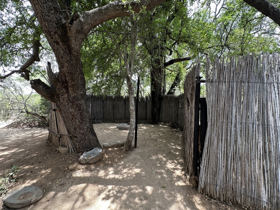 5 Bedroom Property for Sale in Hoedspruit Rural Limpopo