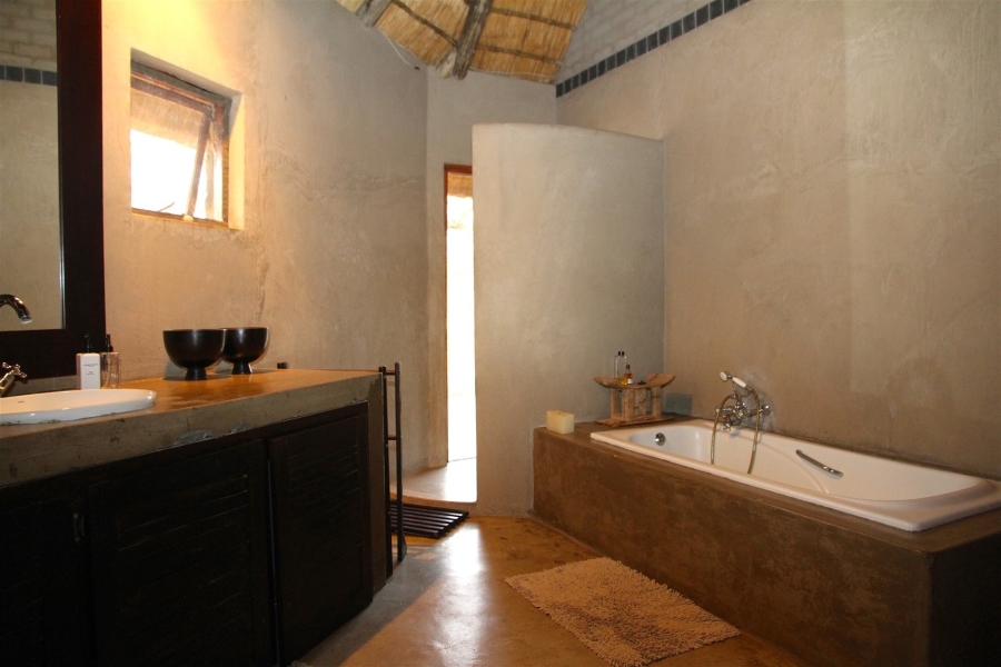 6 Bedroom Property for Sale in Ndlovumzi Limpopo