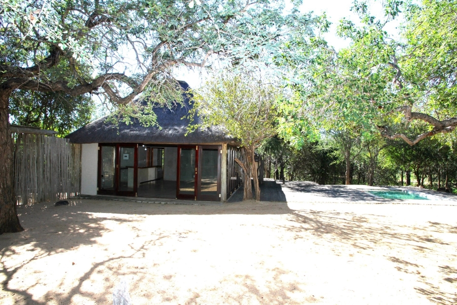 6 Bedroom Property for Sale in Ndlovumzi Limpopo