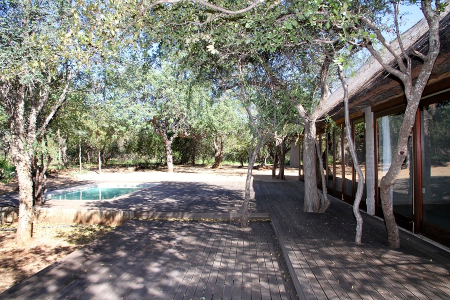 6 Bedroom Property for Sale in Ndlovumzi Limpopo