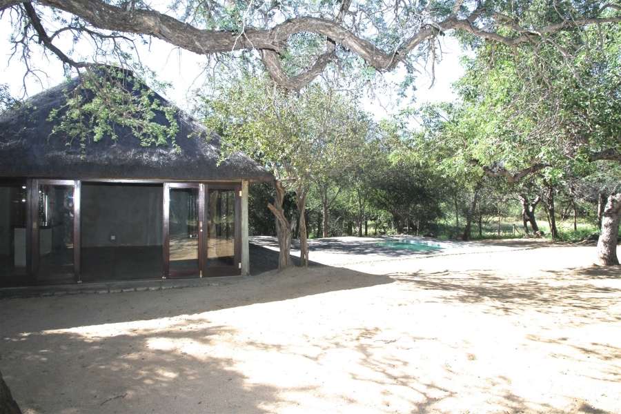 6 Bedroom Property for Sale in Ndlovumzi Limpopo
