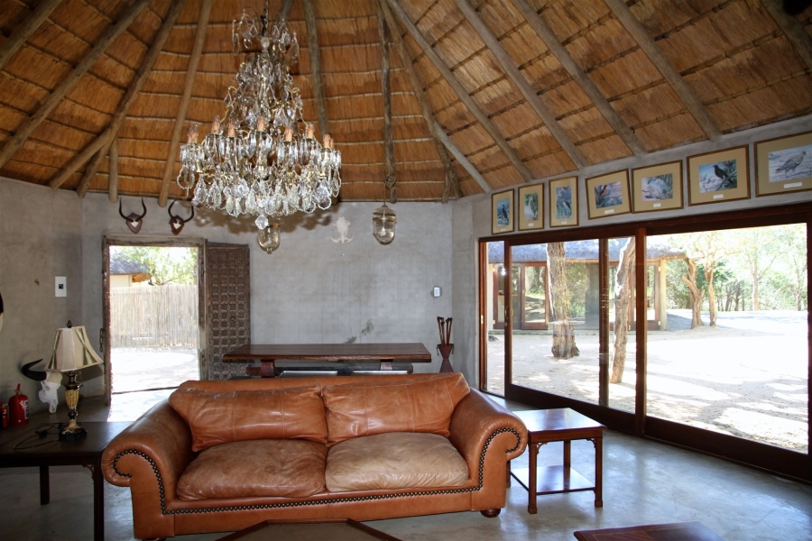 6 Bedroom Property for Sale in Ndlovumzi Limpopo