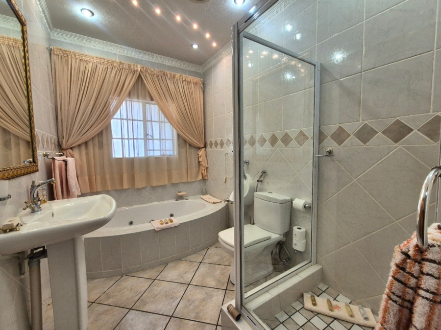 6 Bedroom Property for Sale in Mookgopong Rural Limpopo