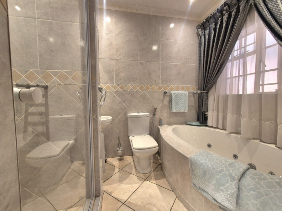 6 Bedroom Property for Sale in Mookgopong Rural Limpopo