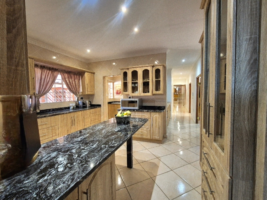 6 Bedroom Property for Sale in Mookgopong Rural Limpopo