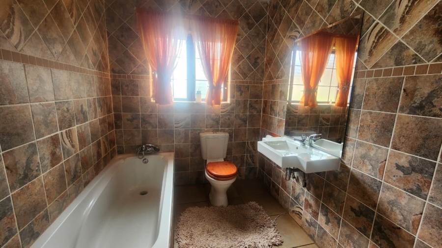 3 Bedroom Property for Sale in Myngenoegen A H Limpopo