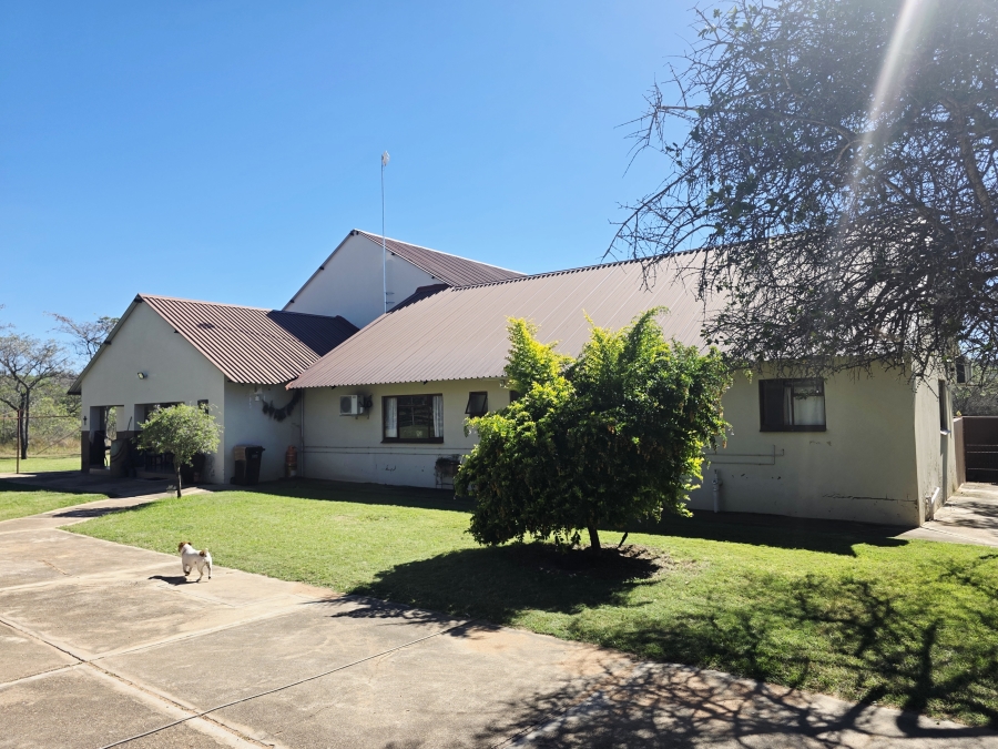 4 Bedroom Property for Sale in Buffelsdoorns AH Limpopo