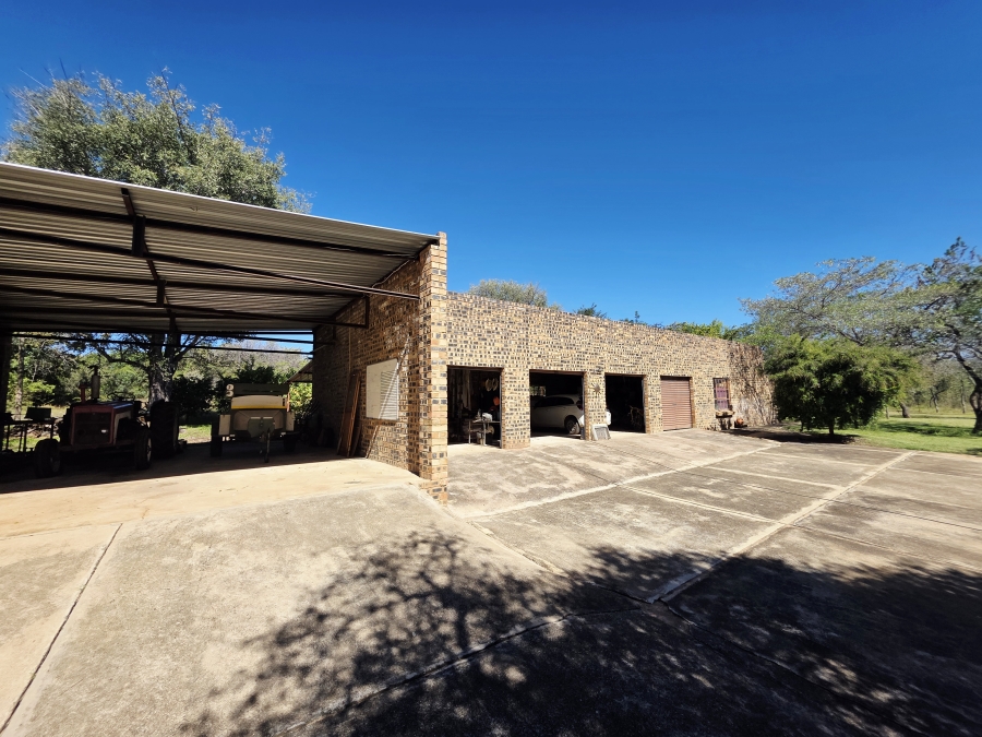 4 Bedroom Property for Sale in Buffelsdoorns AH Limpopo
